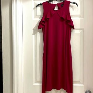 Ivanka Trump bare shoulders dress